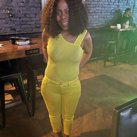 Cabi Kick Back Kick Flare Yellow Pant Jack NWT - Picture 5 of 7